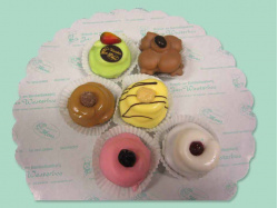 harde-wener-petit-fours