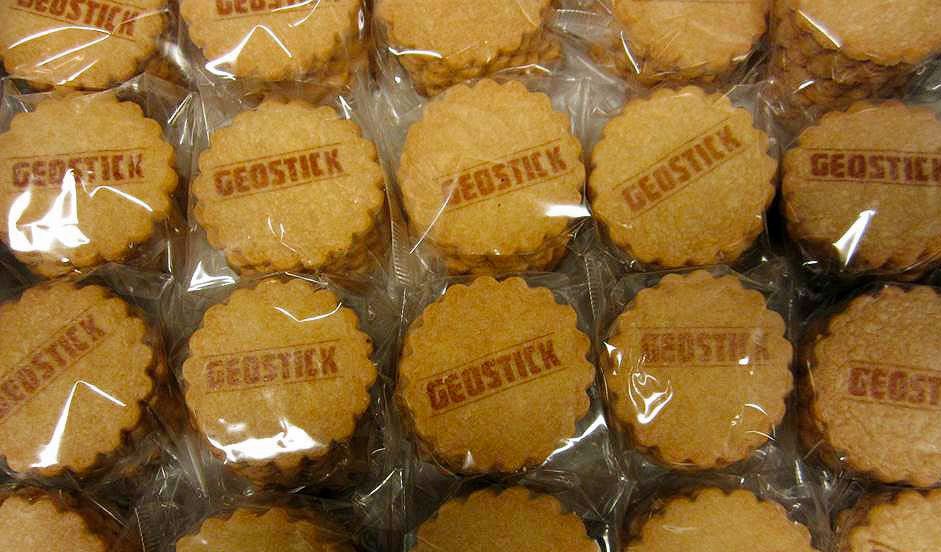 Uw merk en/of logo op onze gebakjes, taart of koekjes | Ronde roomboter koekjes met uw logo opdruk